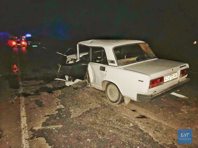 На Волині зіткнулися два легковики: є постраждалі (фото) 