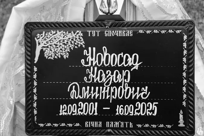 Луцьк попрощався з мужніми воїнами Олександром Чирком та Назаром Новосадом