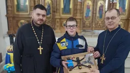 Священники допомогли волинському семикластику купити FPV-дрон для військових