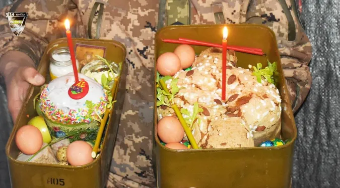 Фото дня: волинська бригада показала, як освячують паски на фронті