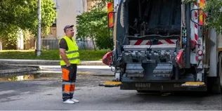 Понад 80 грн з людини: чому у Луцькій громаді виріс тариф на вивезення сміття (фото, відео)
