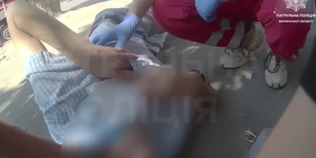 У Луцьку посеред дороги в чоловіка стався напад епілепсії (відео)