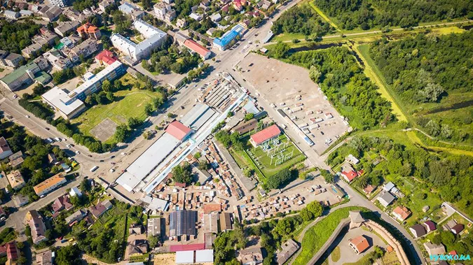 Між падінням ясена і візитом Зеленського: старий Луцьк показали з висоти (фото)