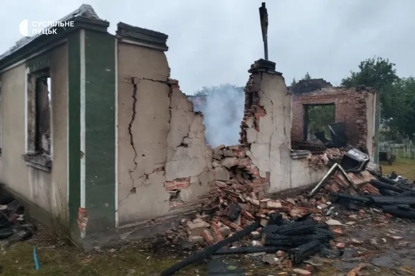 На Волині боєприпас з українського винищувача впав на будинок : інцидент розслідує ДБР (відео)