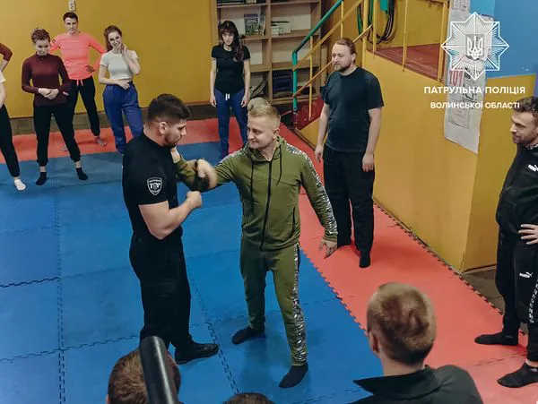 Для жінок і чоловіків: у Луцьку стартували курси із самооборони (фото)