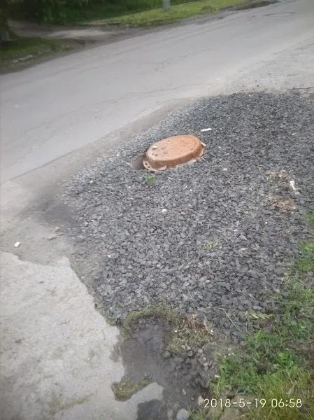 Лучани просять відремонтувати дорогу на Вересневому (фото)