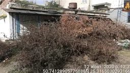У Луцьку без дозволу встановили сходи і накидали поруч сміття
