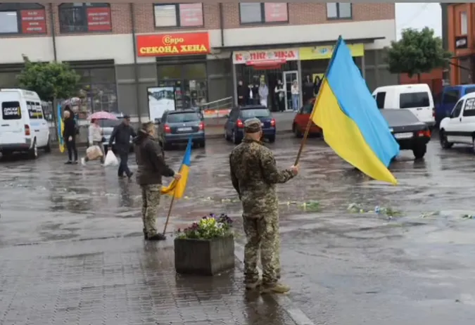 На Волині попрощалися з померлим воїном Сергієм Деркачем (фото)