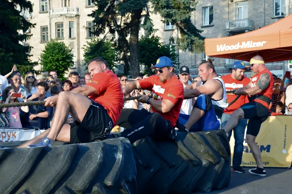 Pain and Gain: як у Луцьку богатирі били рекорди (фото, відео)