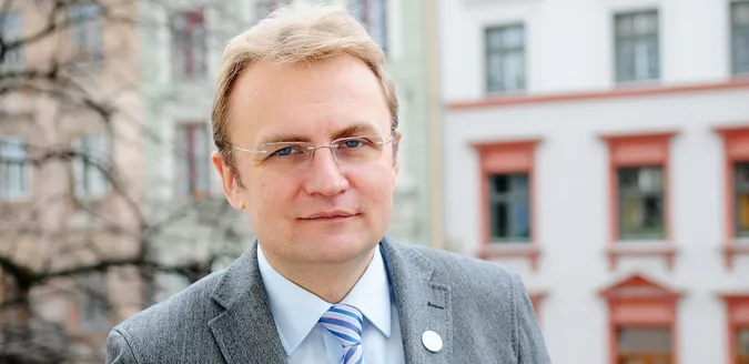 Андрій Садовий заявив, що за ним стежать
