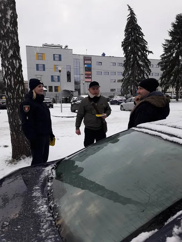 У Луцьку патрульні нагородили класних водіїв (фото)