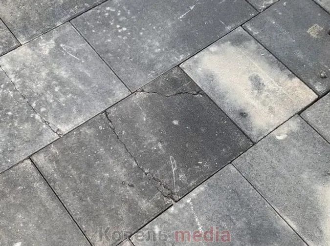 У центрі Ковеля потріскалась нововстановлена тротуарна плитка