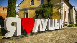 Vox populi. Покинути не можна залишитися: лучани розповіли, чи виїхали б з міста (фото)