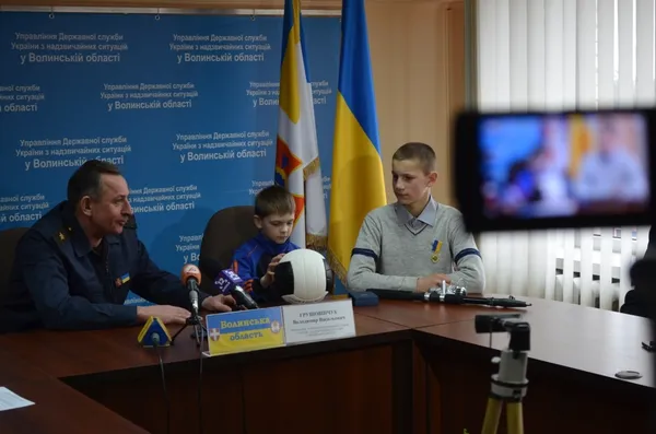 На Волині нагородили підлітка, який витягнув з-під криги школяра (фото, відео)