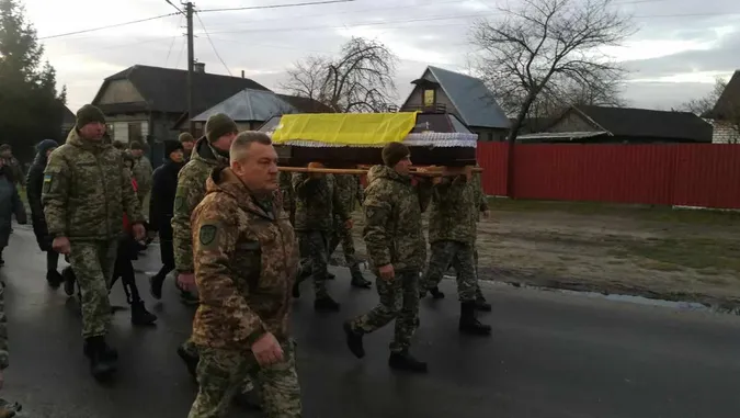Востаннє додому: у Світязі похоронили волинського бійця Миколу Голінчука