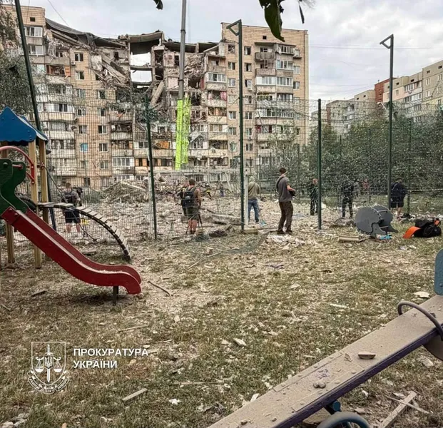 10 загиблих, 46 постраждалих: росія вчергове завдала удари по житлових будинках у Києві
