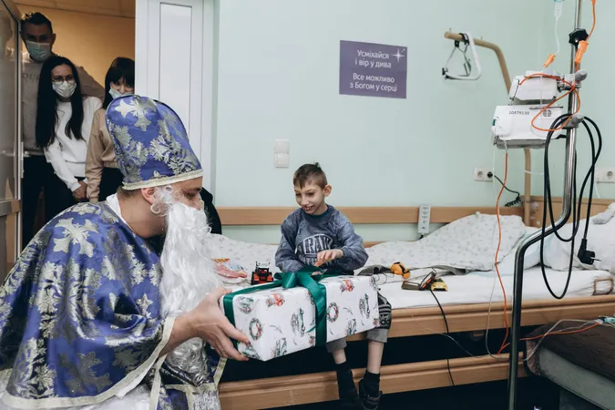Зворушливо до сліз: мрії онкохворих діток у Луцьку здійснив Миколай (фото)