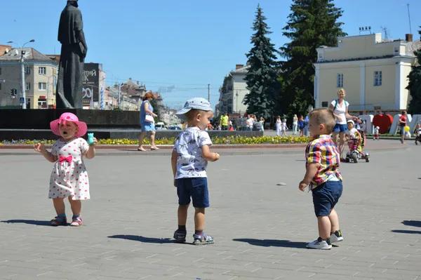 У Луцьку стартував фестиваль бульбашок «Bubble FEST» (фото, оновлено)