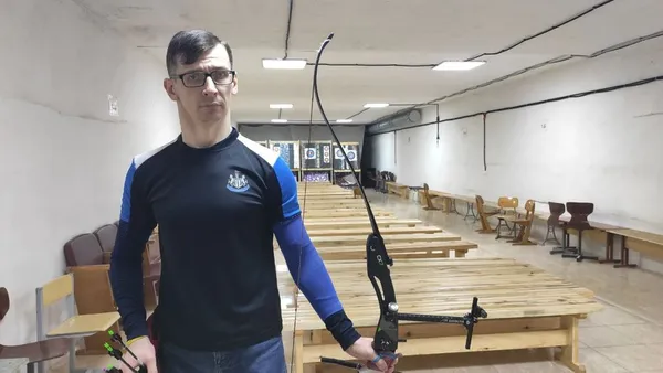 Лучанин Сергій Цуман готується до чемпіонату України зі стрільби із лука (фото, відео)