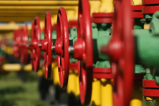 Через дії окупантів Україна зупиняє транзит третини газу до Європи