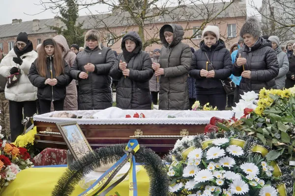У Володимирі провели в останню дорогу полеглого воїна Олександра Кіндру (фото)