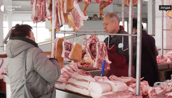На ринку в Луцьку зросли ціни на сало: що сталося (відео)