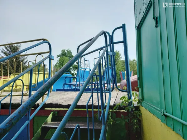 Безлюдно та «не аварійно»: що коїться на парку атракціонів Луцька (фото)