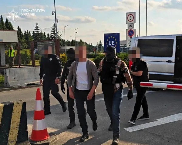 Після років переховування: до України екстрадували екснардепа та ще одного фігуранта гучної справи
