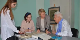 Автографи авторів незалежності: фонди Волинського музею поповнилися рідкісною колекцією (фото)
