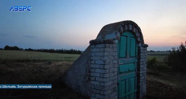 Гігантський смерч на Волині забрав воду з річки та «злизав» із землі 37 будинків (фото, відео)