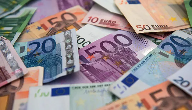 Відомо, які зарплати українці отримують в Чехії