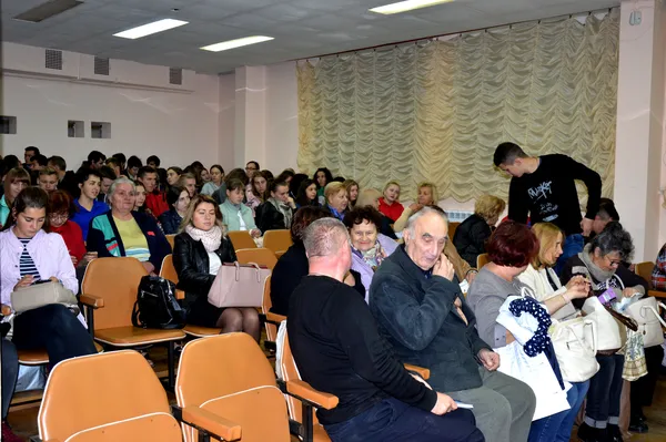 Одна з луцьких бібліотек поповнилася новими книгами від професорки (фото)