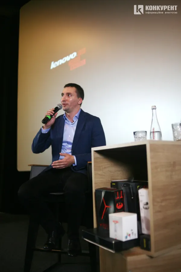 Ноутбуки з вами розмовлятимуть, – гендиректор Lenovo Україна розповів лучанам таємниці та дав прогнози (фото)