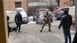 У центрі Києва трапилась масштабна стрілянина: затримали 14 осіб (відео)