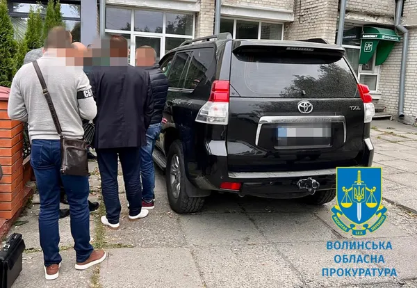 На хабарі зловили начальника управління Волинської ОВА (фото)