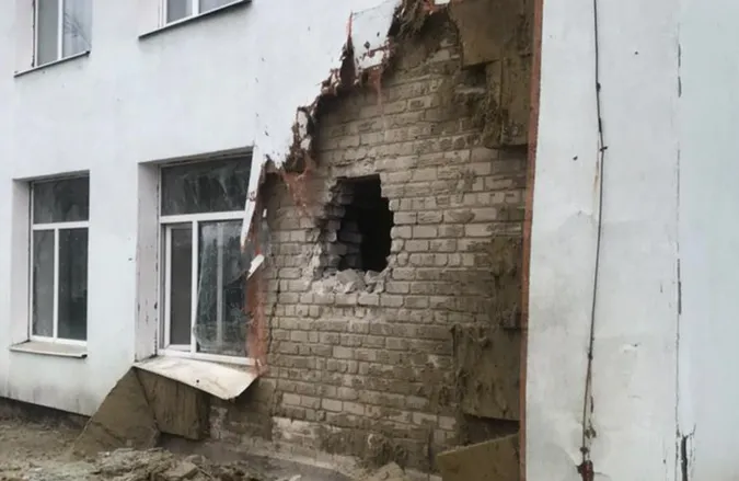 Обстріл дитсадка і школи на Луганщині СБУ розслідує як теракт (фото, відео)
