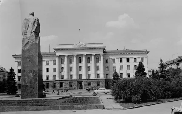 Головний корпус ВНУ