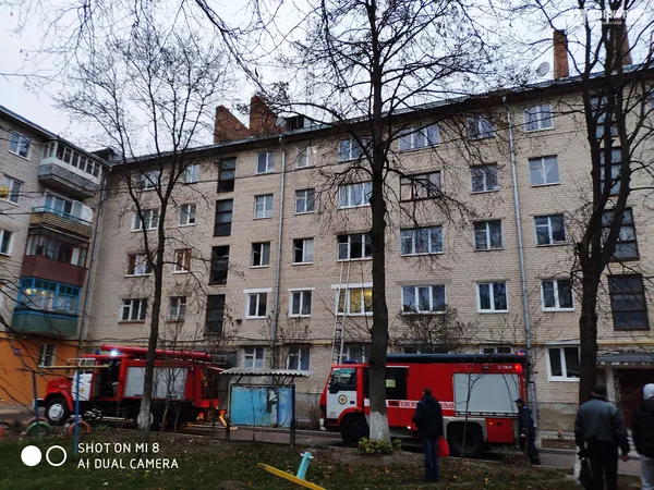 У Луцьку – пожежа в багатоповерхівці: є постраждалі (фото, відео)