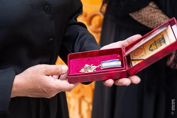 Родинам полеглих нацгвардійців з Волині передали державні нагороди (фото)