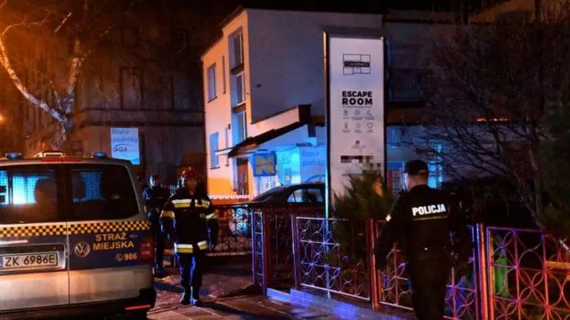 Через свічку: в Польщі в пожежі загинув українець