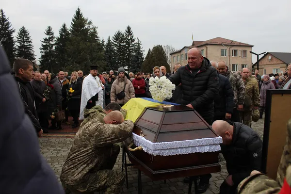 На Волині попрощались із загиблим Героєм Миколою Ковтонюком (фото)