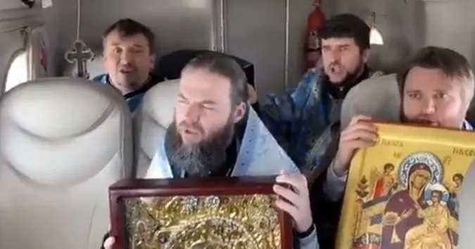 У Запоріжжі та Одесі священники УПЦ МП виганяли коронавірус на гелікоптері