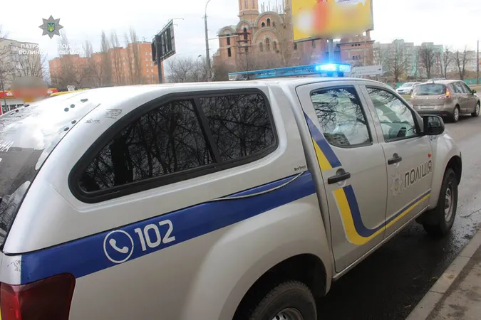 Парки, храми, вокзали: на Волині патрульні перейшли на посилений режим