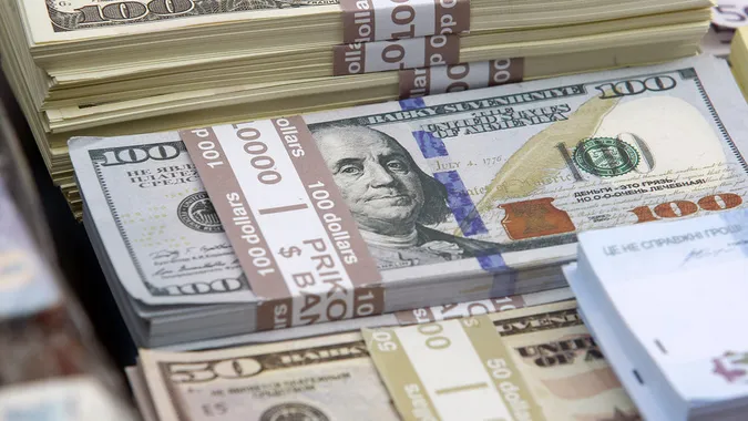 Нацбанк  купив валюти на 50 мільйонів доларів