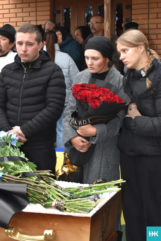 Повернувся не на весілля, а на свій похорон: на Волині попрощалися з капітаном волинської «сотки»