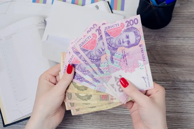Зміни з 1 вересня: що буде з зарплатами, стипендіями, тарифами та відстрочкою від мобілізації
