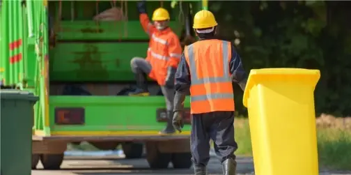 У Луцьку знову зросли тарифи на вивіз сміття: скільки тепер платити
