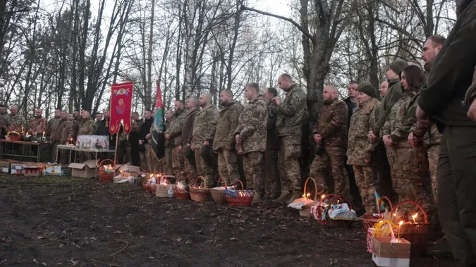 Бійці князівської бригади з Волині відзначили Великдень на фронті (фото)