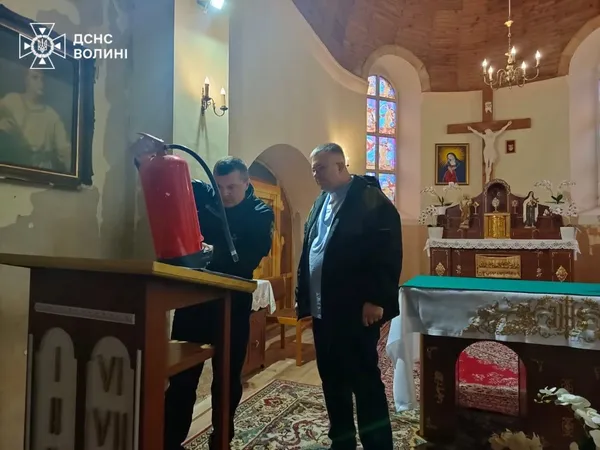 На Волині священників вчили, як не спалити храми