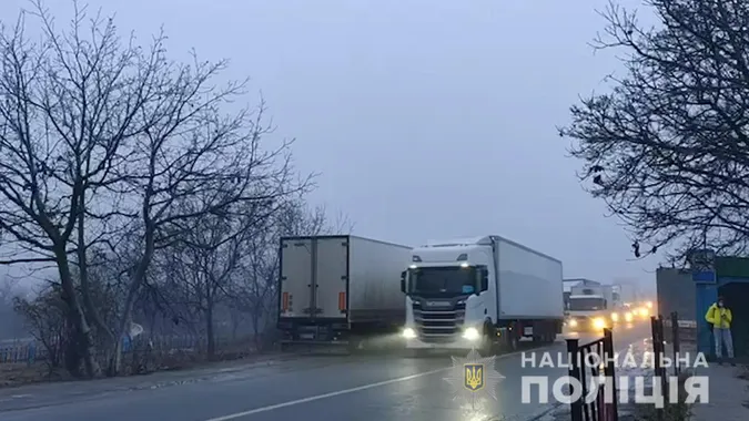 14-річна дівчинка втекла з Луцька на фурі: поліція перевірила десятки вантажівок (фото)